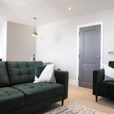 Pass The Keys Apartment 3 Old Conservative Club In Historic Town Карнарфон Екстериор снимка