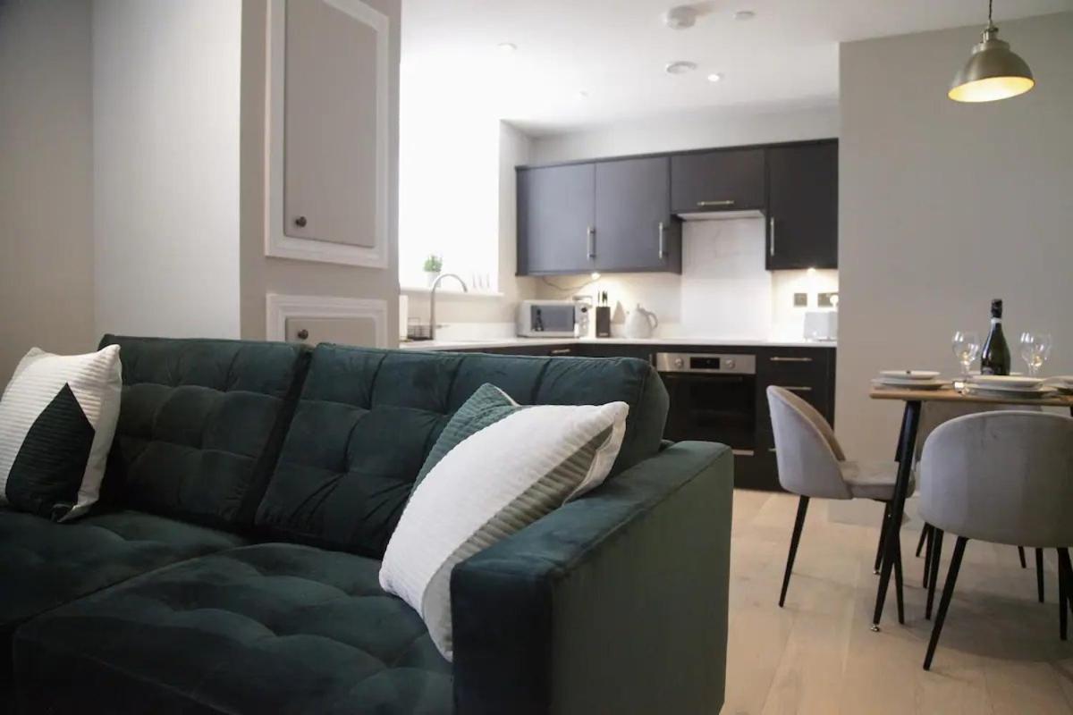 Pass The Keys Apartment 3 Old Conservative Club In Historic Town Карнарфон Екстериор снимка