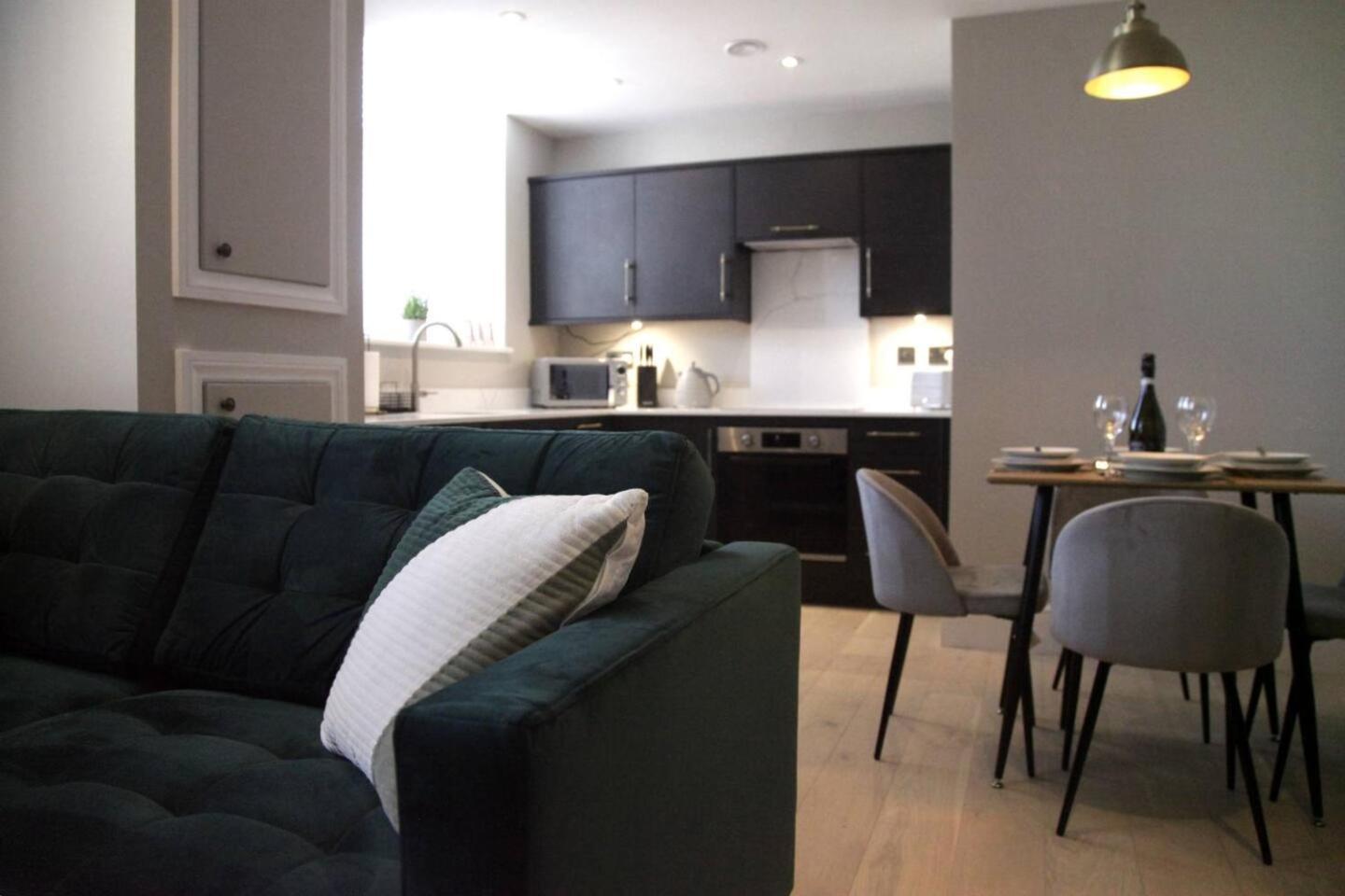 Pass The Keys Apartment 3 Old Conservative Club In Historic Town Карнарфон Екстериор снимка