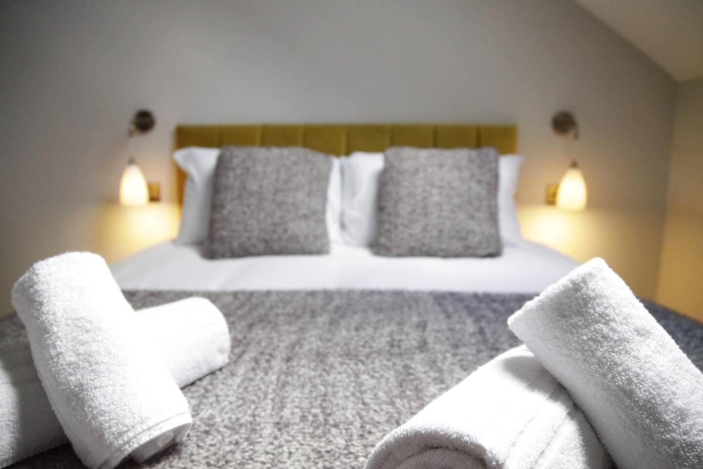 Pass The Keys Apartment 3 Old Conservative Club In Historic Town Карнарфон Екстериор снимка