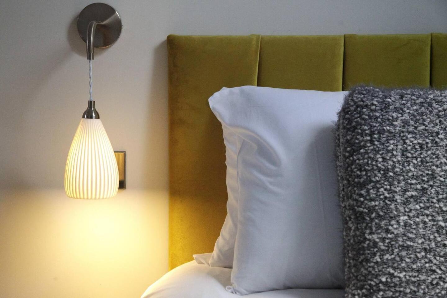 Pass The Keys Apartment 3 Old Conservative Club In Historic Town Карнарфон Екстериор снимка