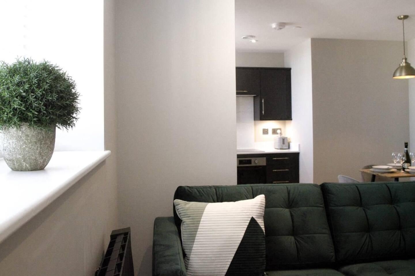 Pass The Keys Apartment 3 Old Conservative Club In Historic Town Карнарфон Екстериор снимка