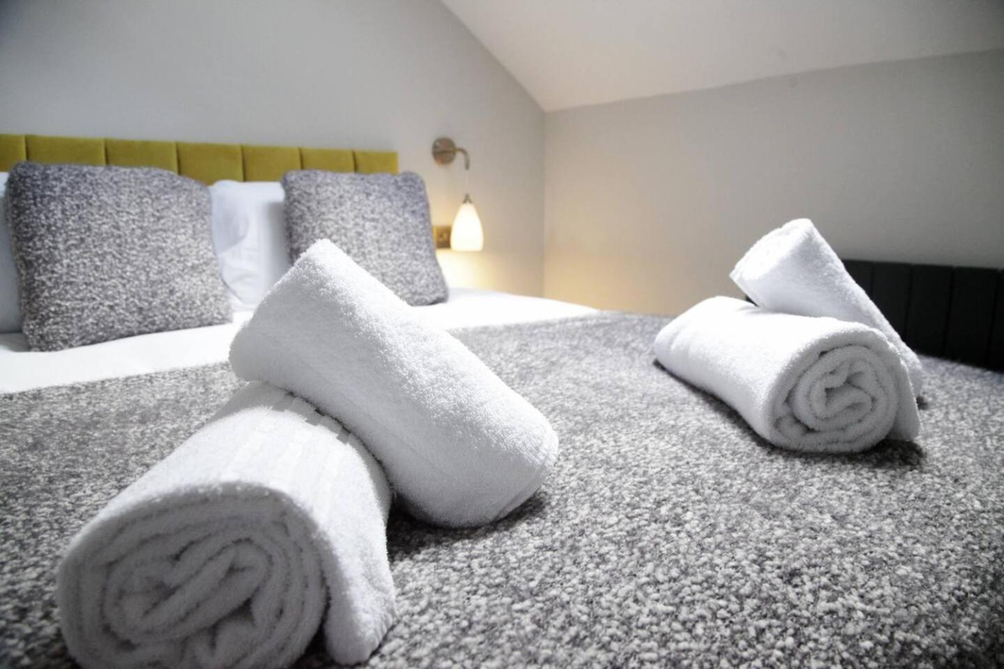Pass The Keys Apartment 3 Old Conservative Club In Historic Town Карнарфон Екстериор снимка